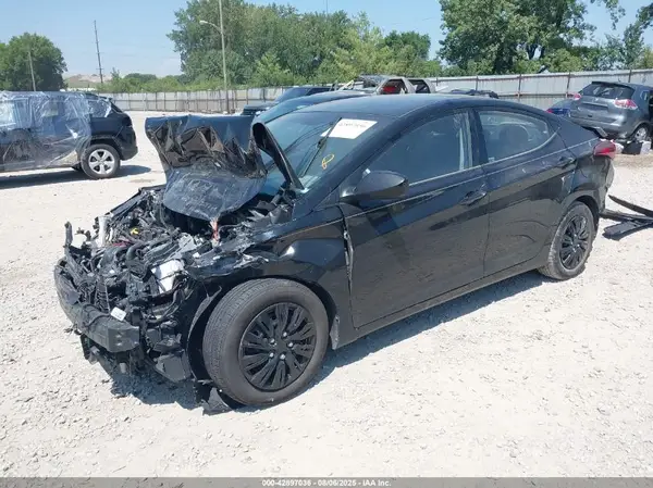 5NPDH4AE6GH716541 2016 HYUNDAI ELANTRA - Image 2