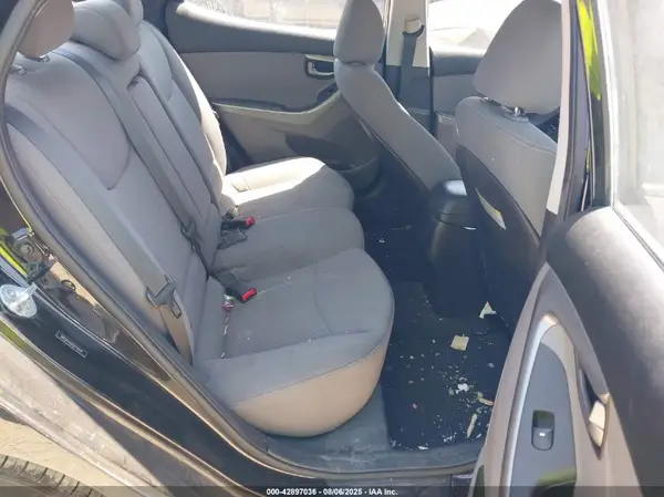 5NPDH4AE6GH716541 2016 HYUNDAI ELANTRA - Image 8