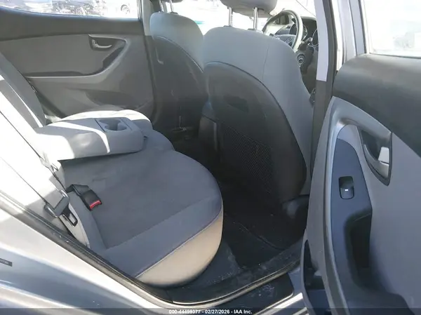 5NPDH4AE6GH717382 2016 HYUNDAI ELANTRA - Image 8