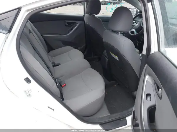 5NPDH4AE6GH718693 2016 HYUNDAI ELANTRA - Image 8