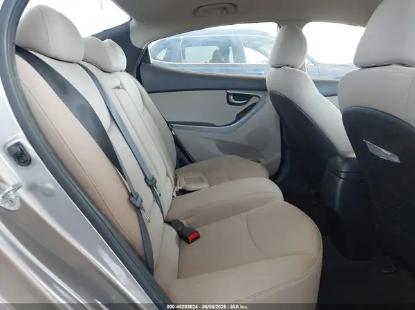 5NPDH4AE6GH721531 2016 HYUNDAI ELANTRA - Image 8