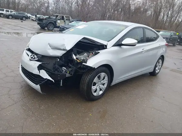 5NPDH4AE6GH723618 2016 HYUNDAI ELANTRA - Image 2
