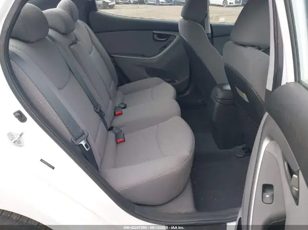5NPDH4AE6GH727314 2016 HYUNDAI ELANTRA - Image 8