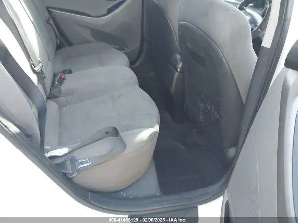 5NPDH4AE6GH727927 2016 HYUNDAI ELANTRA - Image 8