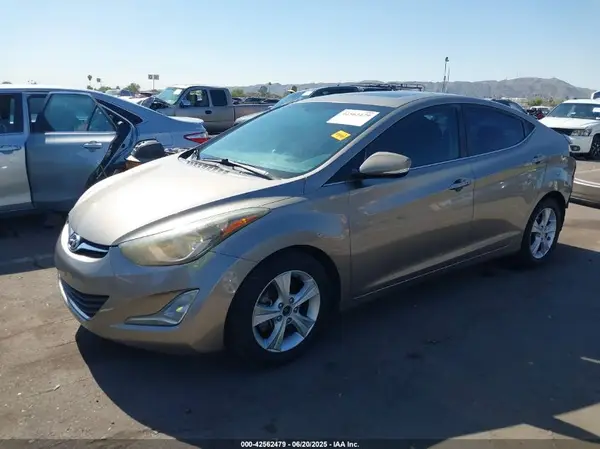 5NPDH4AE6GH729242 2016 HYUNDAI ELANTRA - Image 2