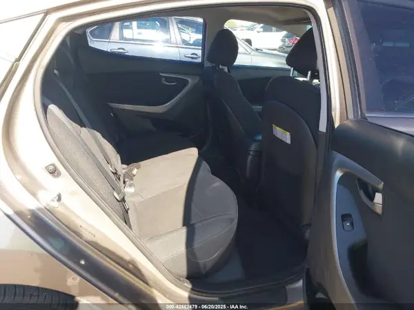 5NPDH4AE6GH729242 2016 HYUNDAI ELANTRA - Image 8