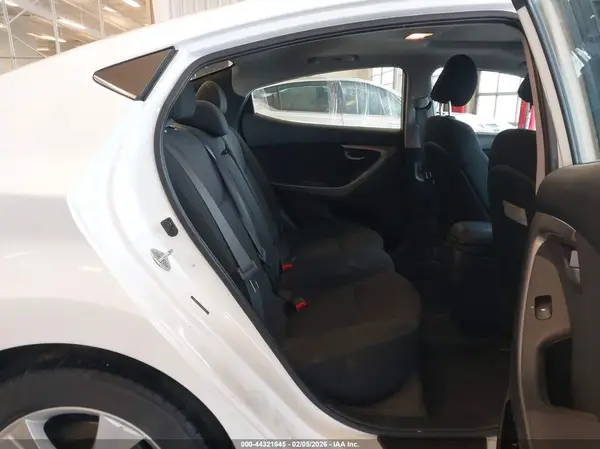 5NPDH4AE6GH732478 2016 HYUNDAI ELANTRA - Image 8