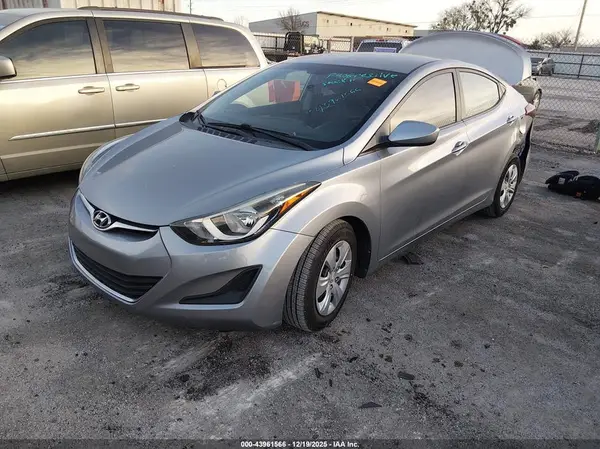 5NPDH4AE6GH733369 2016 HYUNDAI ELANTRA - Image 2