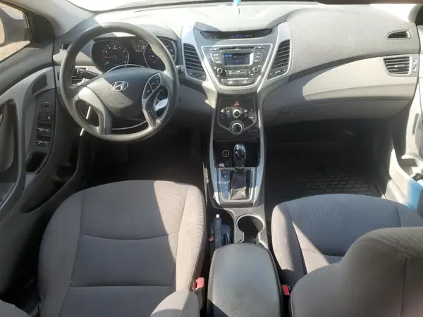 5NPDH4AE6GH735817 2016 HYUNDAI ELANTRA - Image 8