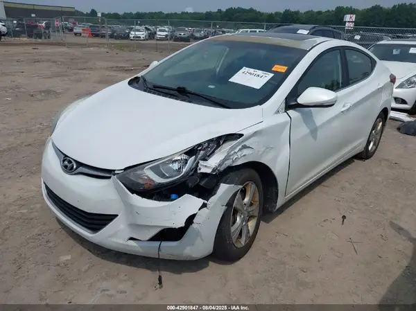 5NPDH4AE6GH736188 2016 HYUNDAI ELANTRA - Image 2