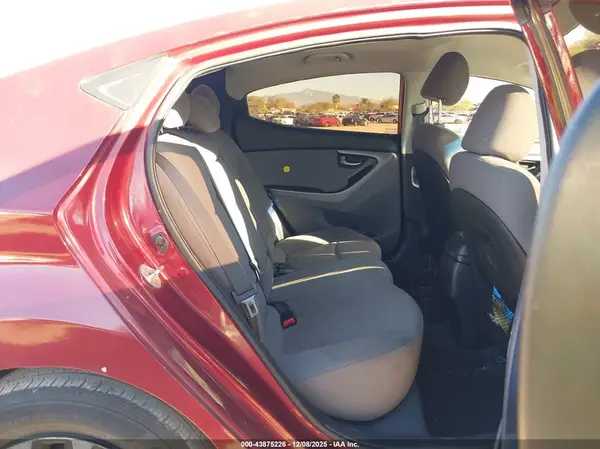 5NPDH4AE6GH736496 2016 HYUNDAI ELANTRA - Image 8