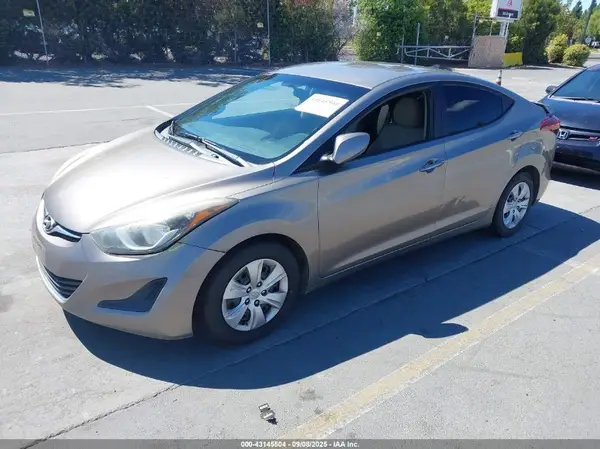 5NPDH4AE6GH736661 2016 HYUNDAI ELANTRA - Image 2