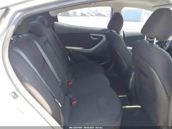 5NPDH4AE6GH737082 2016 HYUNDAI ELANTRA - Image 8