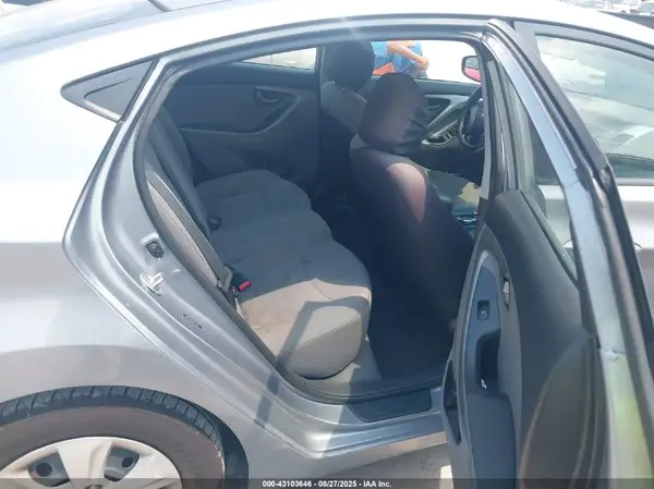 5NPDH4AE6GH738653 2016 HYUNDAI ELANTRA - Image 8