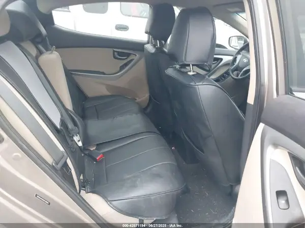 5NPDH4AE6GH738989 2016 HYUNDAI ELANTRA - Image 8