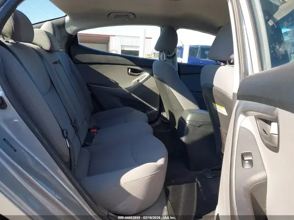 5NPDH4AE6GH739205 2016 HYUNDAI ELANTRA - Image 8