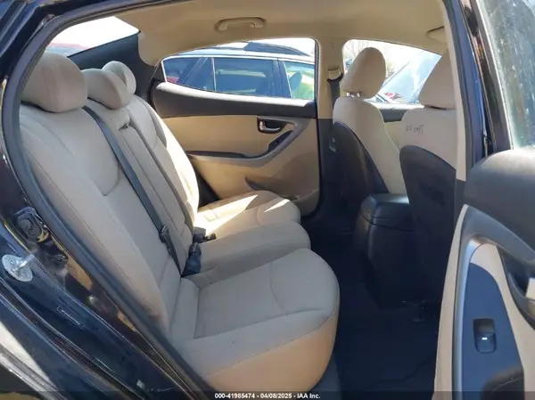 5NPDH4AE6GH741858 2016 HYUNDAI ELANTRA - Image 8