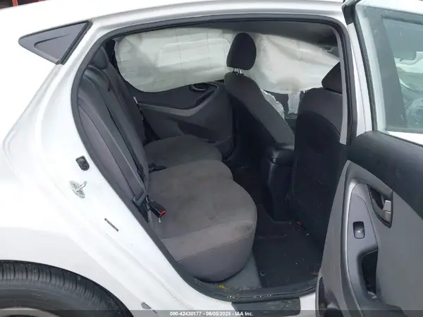 5NPDH4AE6GH741908 2016 HYUNDAI ELANTRA - Image 8