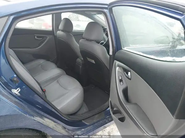 5NPDH4AE6GH742895 2016 HYUNDAI ELANTRA - Image 8