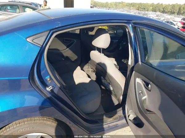 5NPDH4AE6GH743111 2016 HYUNDAI ELANTRA - Image 8