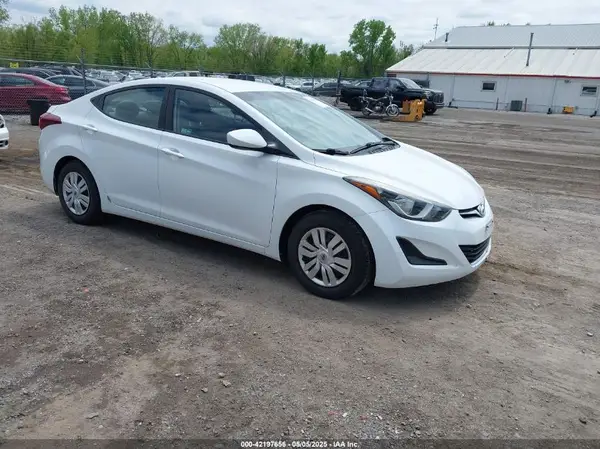 5NPDH4AE6GH744789 2016 HYUNDAI ELANTRA - Image 1