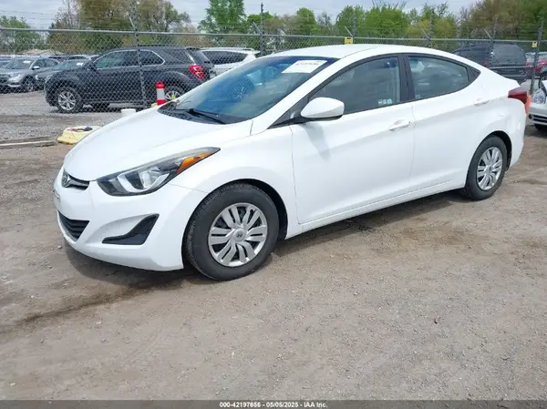 5NPDH4AE6GH744789 2016 HYUNDAI ELANTRA - Image 2