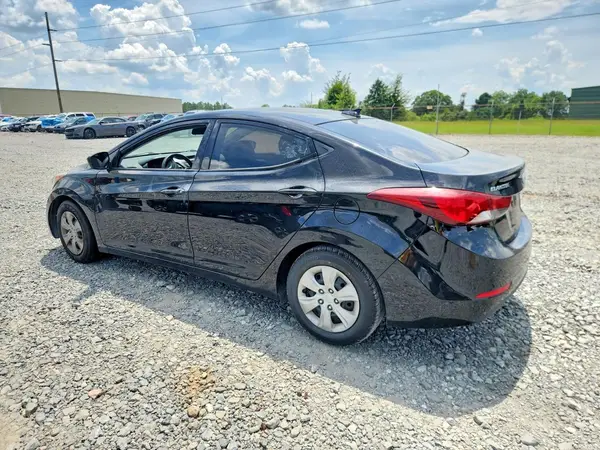 5NPDH4AE6GH745666 2016 HYUNDAI ELANTRA - Image 2