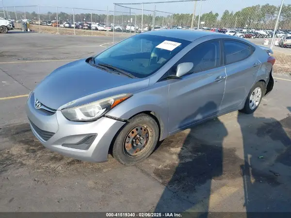 5NPDH4AE6GH745683 2016 HYUNDAI ELANTRA - Image 2