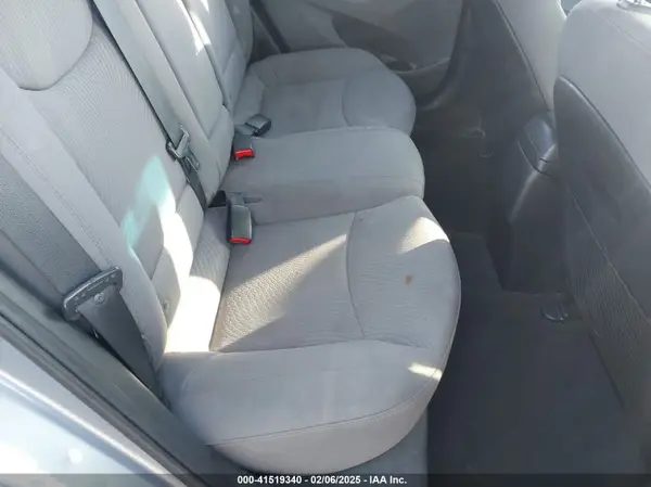 5NPDH4AE6GH745683 2016 HYUNDAI ELANTRA - Image 8