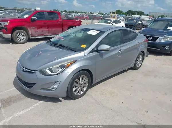 5NPDH4AE6GH746106 2016 HYUNDAI ELANTRA - Image 2