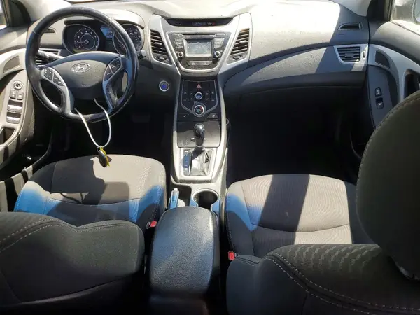 5NPDH4AE6GH746235 2016 HYUNDAI ELANTRA - Image 8