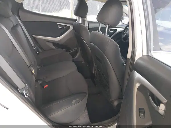 5NPDH4AE6GH747322 2016 HYUNDAI ELANTRA - Image 8