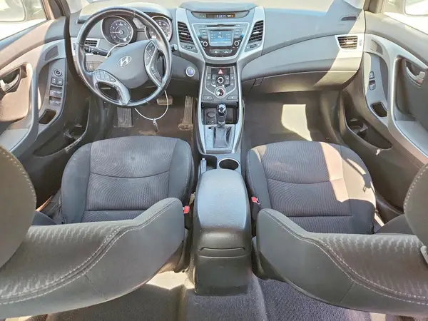 5NPDH4AE6GH747692 2016 HYUNDAI ELANTRA - Image 8