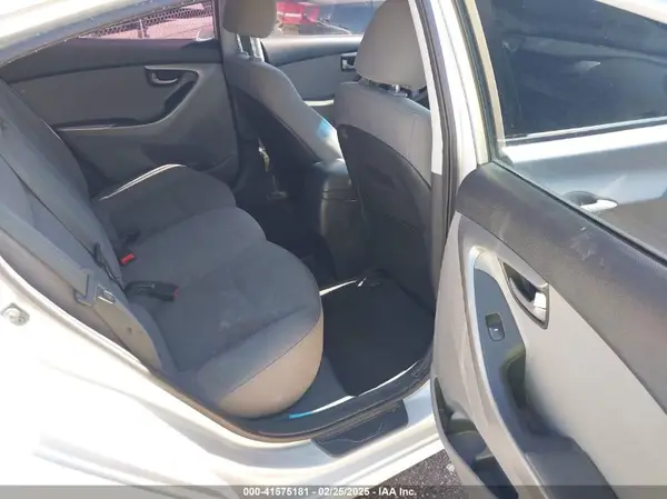 5NPDH4AE6GH750222 2016 HYUNDAI ELANTRA - Image 8