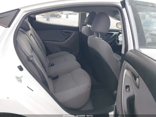 5NPDH4AE6GH750317 2016 HYUNDAI ELANTRA - Image 8