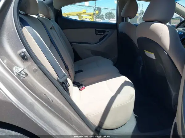 5NPDH4AE6GH750513 2016 HYUNDAI ELANTRA - Image 8