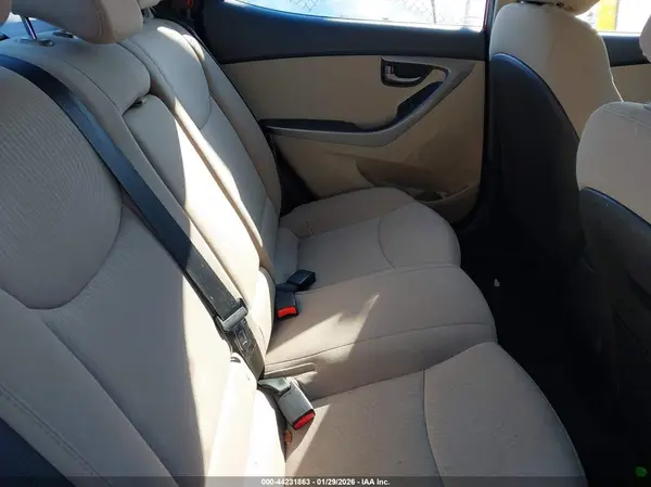 5NPDH4AE6GH752665 2016 HYUNDAI ELANTRA - Image 8
