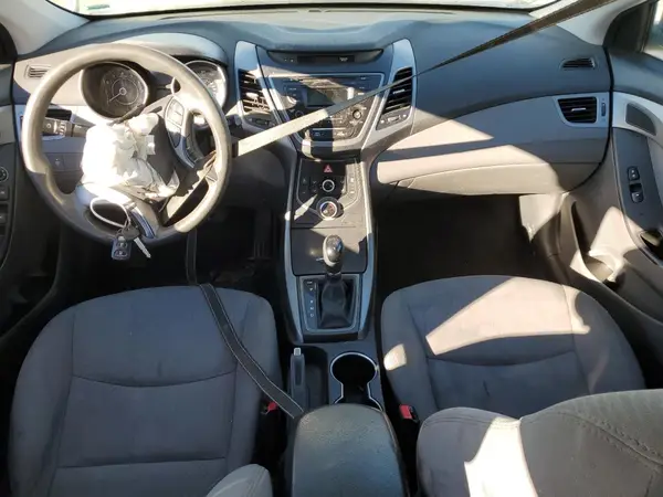5NPDH4AE6GH752732 2016 HYUNDAI ELANTRA - Image 8