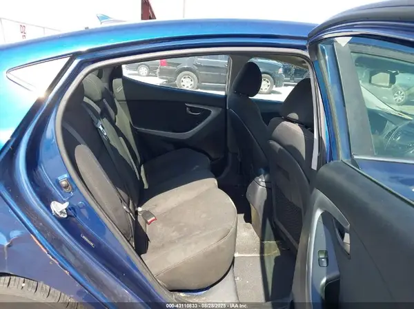 5NPDH4AE6GH753668 2016 HYUNDAI ELANTRA - Image 8
