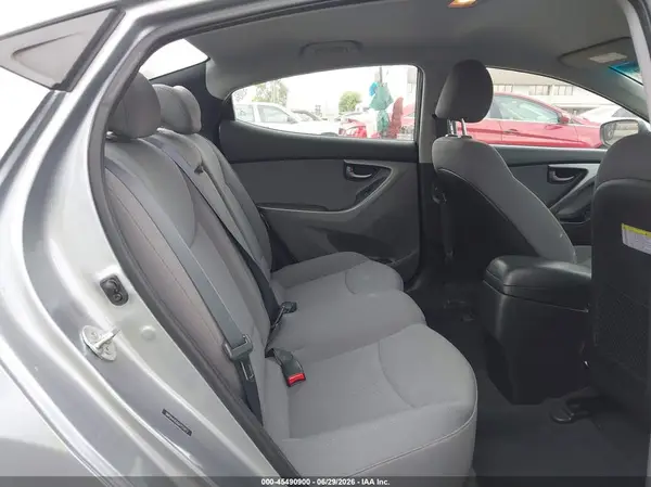 5NPDH4AE6GH755873 2016 HYUNDAI ELANTRA - Image 8