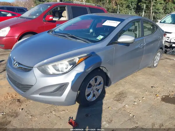 5NPDH4AE6GH757252 2016 HYUNDAI ELANTRA - Image 2