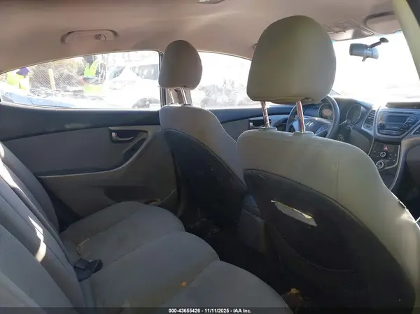 5NPDH4AE6GH757252 2016 HYUNDAI ELANTRA - Image 8