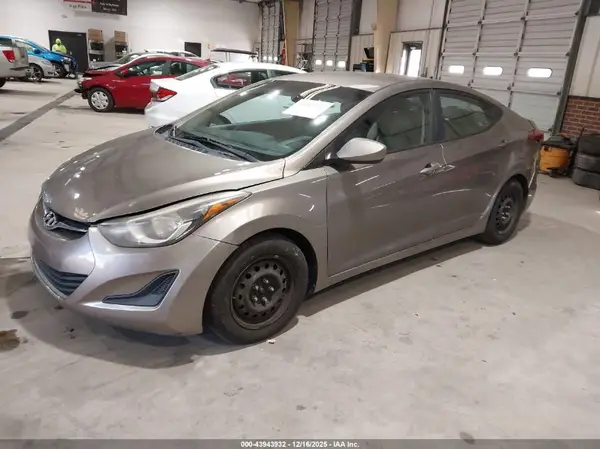 5NPDH4AE6GH760037 2016 HYUNDAI ELANTRA - Image 2