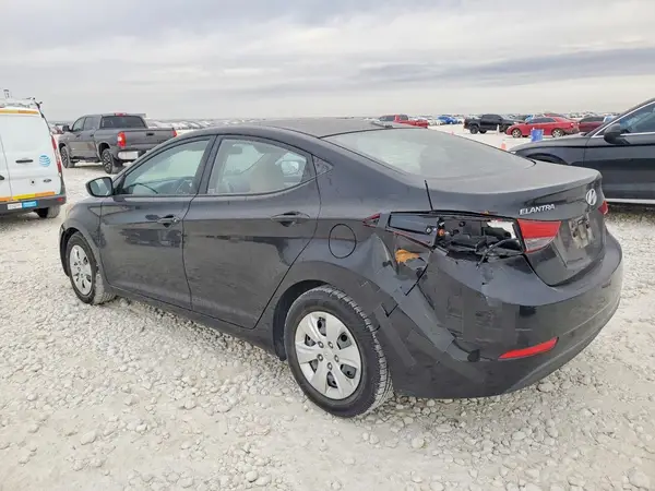5NPDH4AE6GH765318 2016 HYUNDAI ELANTRA - Image 2