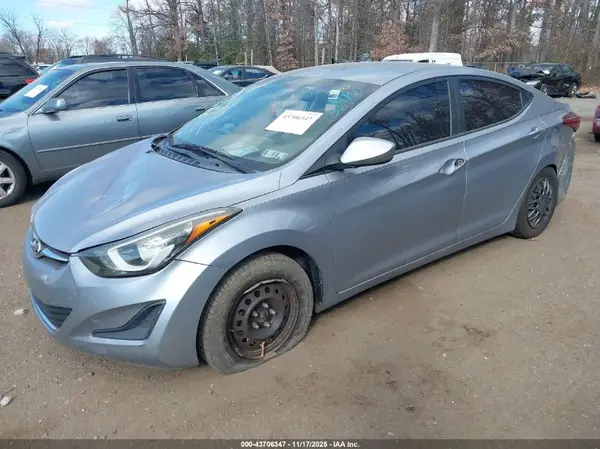 5NPDH4AE6GH766467 2016 HYUNDAI ELANTRA - Image 2
