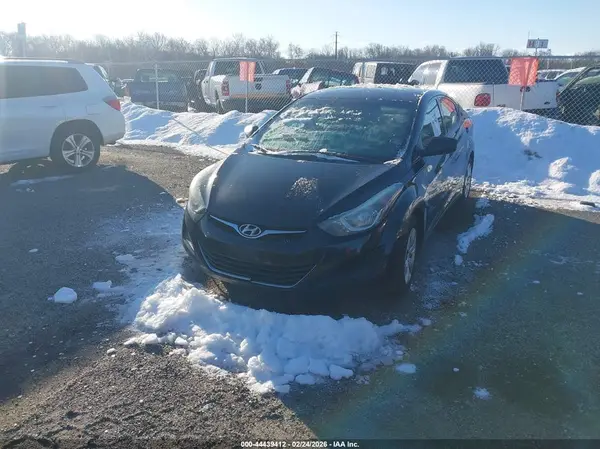5NPDH4AE6GH768977 2016 HYUNDAI ELANTRA - Image 2