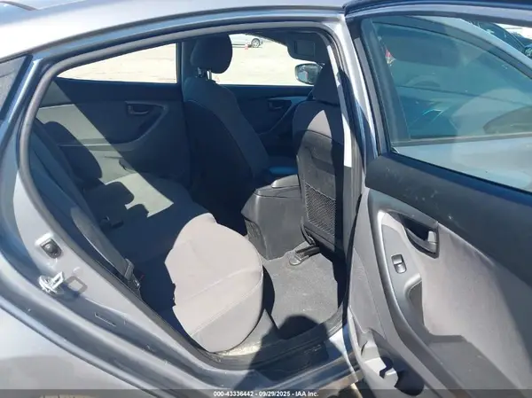 5NPDH4AE6GH771362 2016 HYUNDAI ELANTRA - Image 8