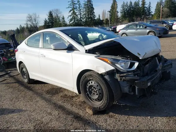 5NPDH4AE6GH772639 2016 HYUNDAI ELANTRA - Image 1