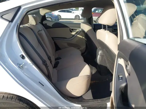 5NPDH4AE6GH772639 2016 HYUNDAI ELANTRA - Image 8