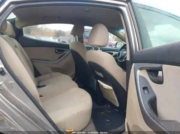 5NPDH4AE6GH773239 2016 HYUNDAI ELANTRA - Image 8